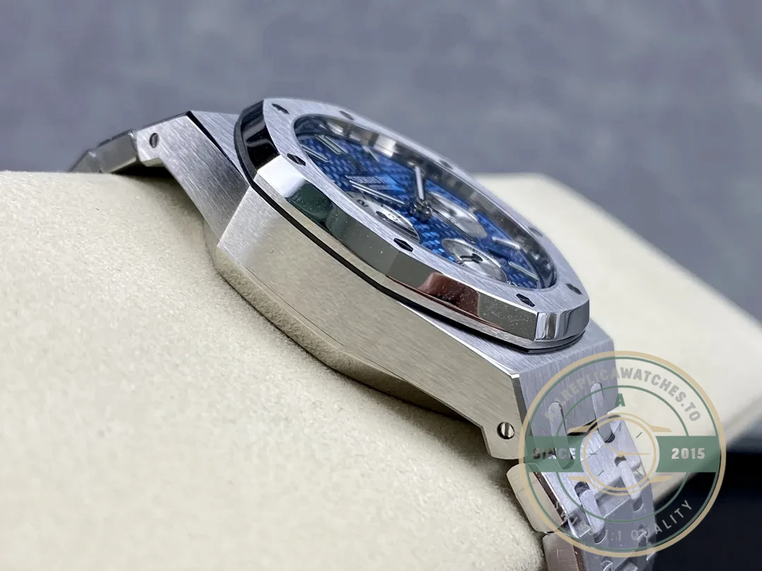 Replica Audemars Piguet Royal Oak Blue, 41 mm Ref. 26331ST.OO.1220ST.01 - Premium Super Clone Watch