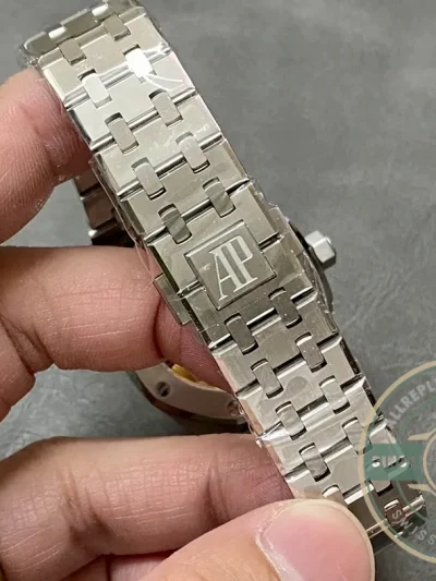 Superclone Audemars Piguet Royal Oak White Dial 15450ST 37mm - High-Grade Replica Watch