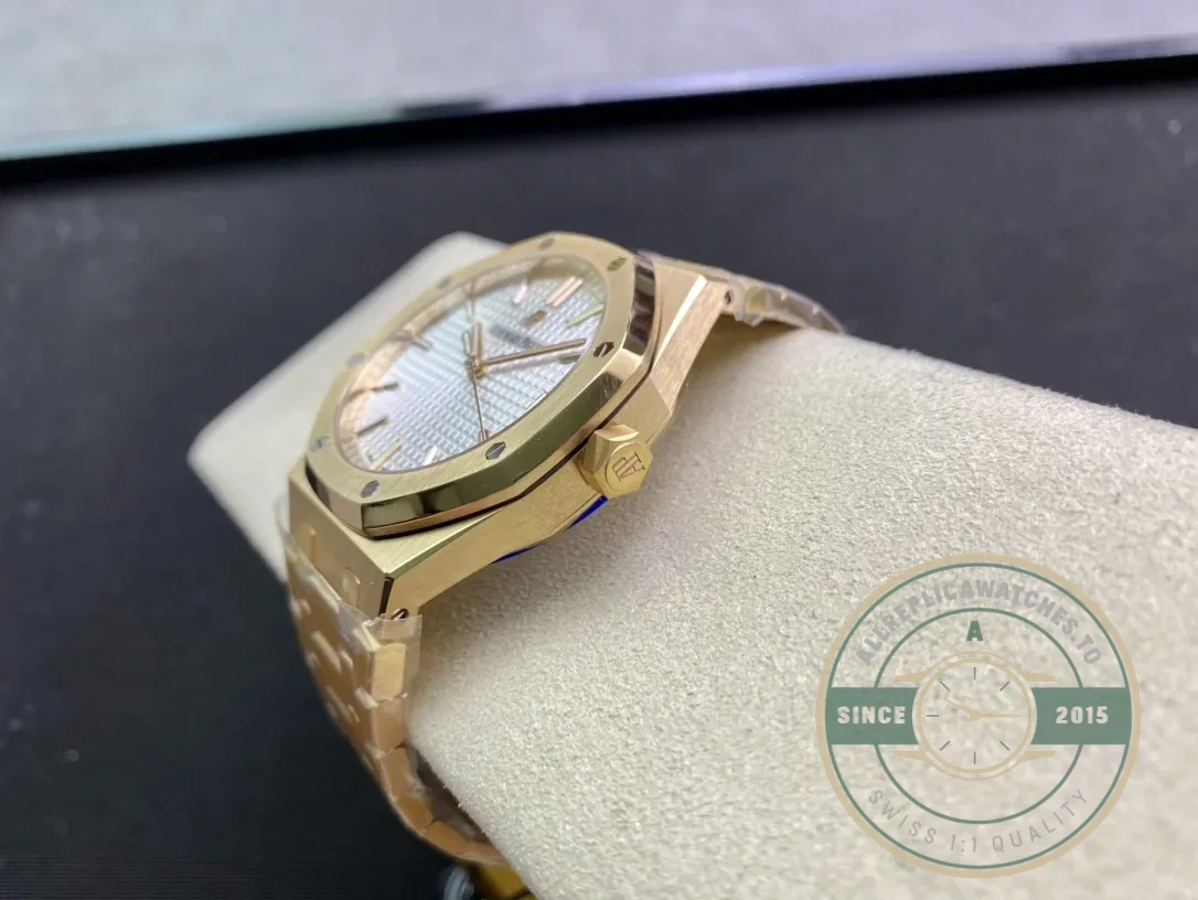Replica Audemars Piguet Royal Oak White Dial 15500OR - Factory Super Clone Watch
