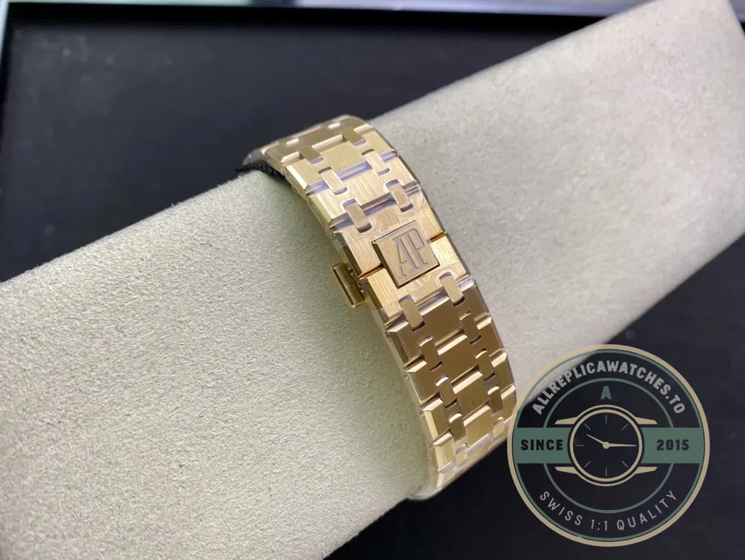 Replica Audemars Piguet Royal Oak White Dial 15500OR - Factory Super Clone Watch