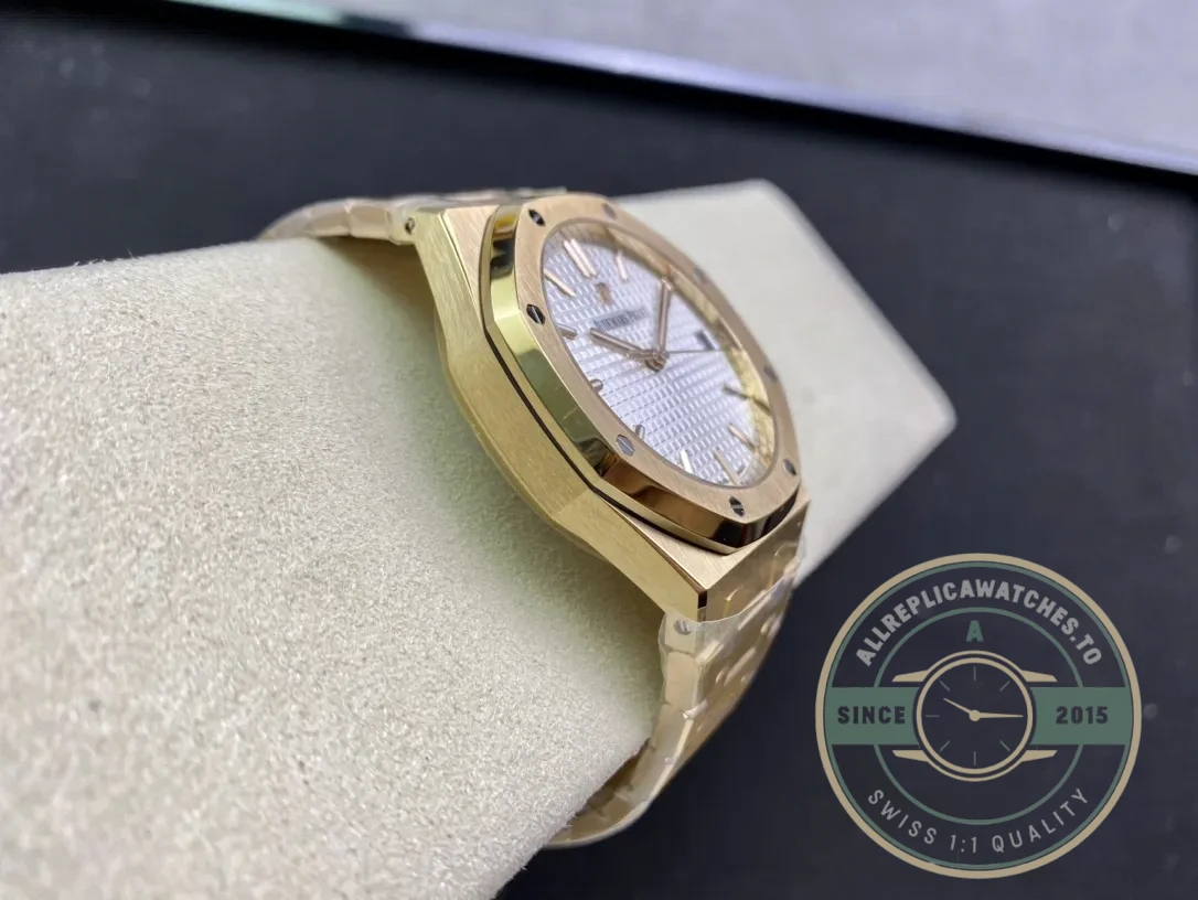 Replica Audemars Piguet Royal Oak White Dial 15500OR - 1:1 Swiss Replica Watch