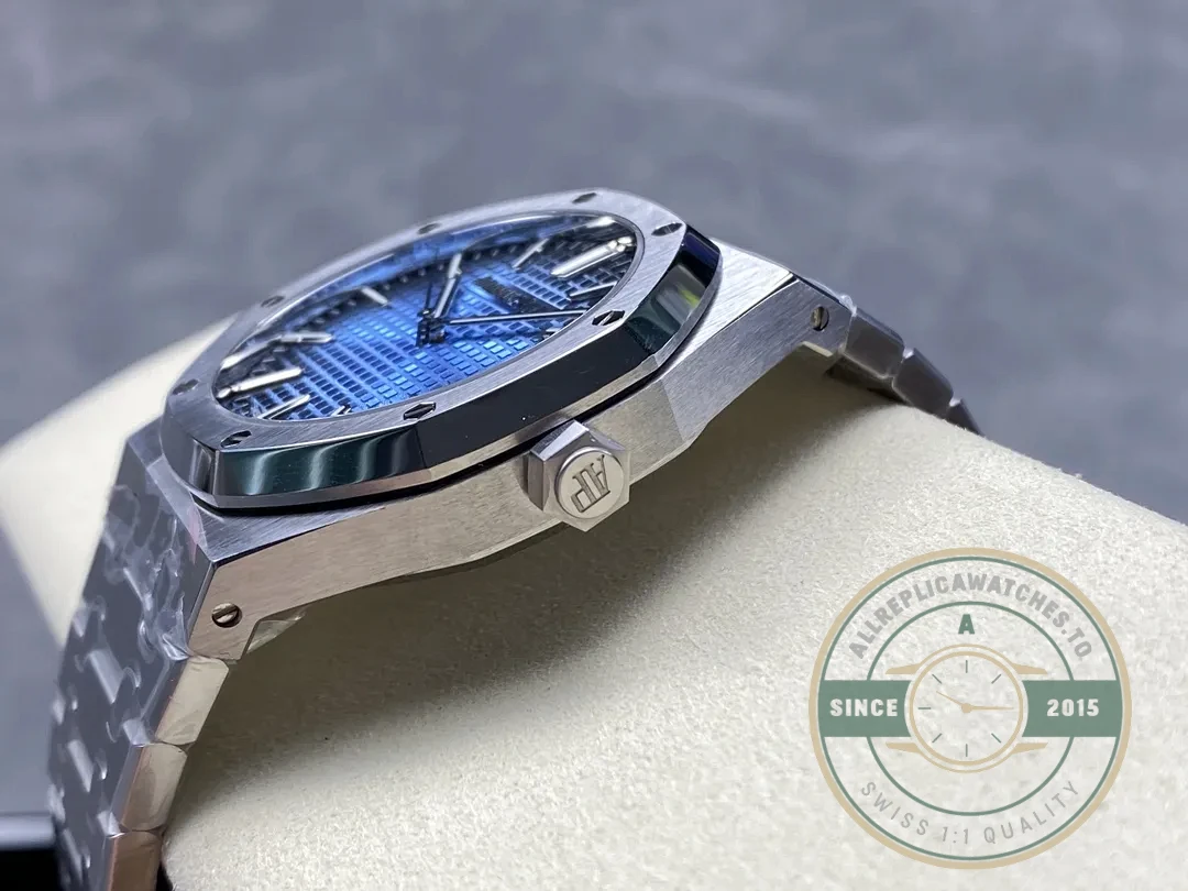 Replica Audemars Piguet Royal Oak Blue, 41 mm Ref. 15500ST.OO.1220ST.01 - Swiss Movement Replica Watch
