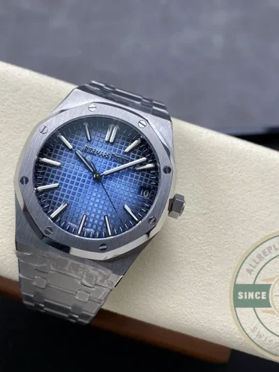 Replica Audemars Piguet Royal Oak Blue, 41 mm Ref. 15500ST.OO.1220ST.01 - Affordable Luxury Replica Timepiece