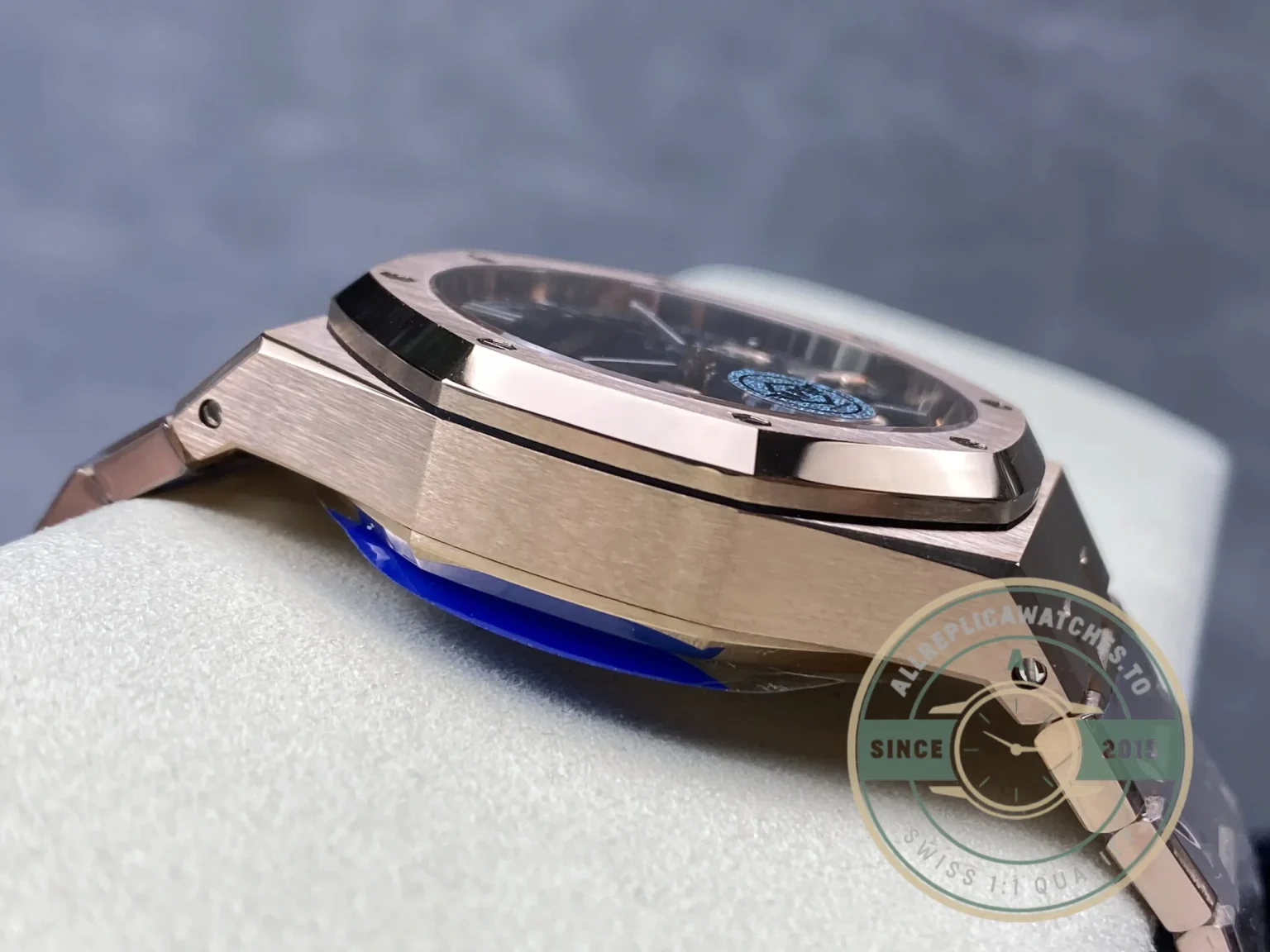 Replica Audemars Piguet Royal Oak Black Dial 26240OR.OO.1320OR.06 - Luxury Replica Watch