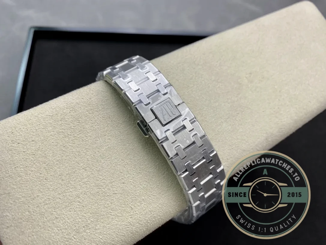 Superclone Audemars Piguet Royal Oak Series 26510IP.OO.1220IP.01 - Luxury Replica Watch