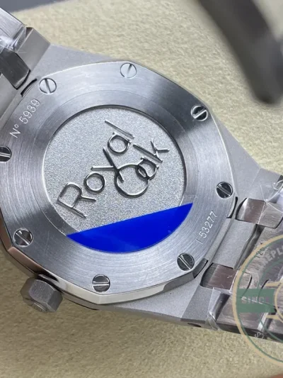Replica Audemars Piguet Royal Oak Blue Dial 67651IP.ZZ.1261IP.01 33mm - High-Grade Replica Watch