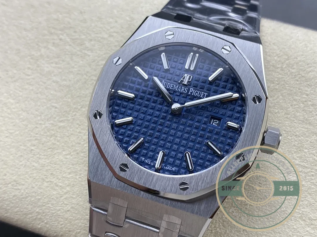 Replica Audemars Piguet Royal Oak Blue Dial 67651IP.ZZ.1261IP.01 33mm - Affordable Luxury Replica Timepiece