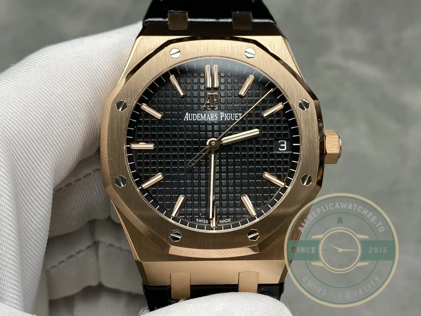Replica Audemars Piguet Royal Oak Leather Strap 15500OR - High-Grade Replica Watch