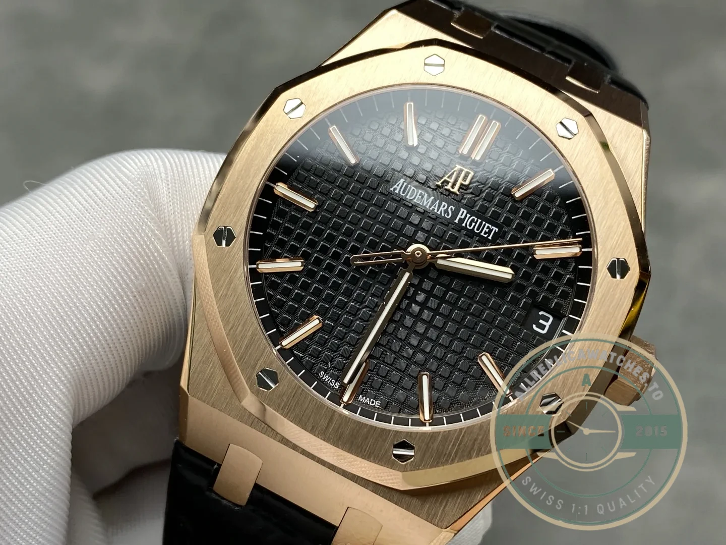 Replica Audemars Piguet Royal Oak Leather Strap 15500OR - High-Grade Replica Watch