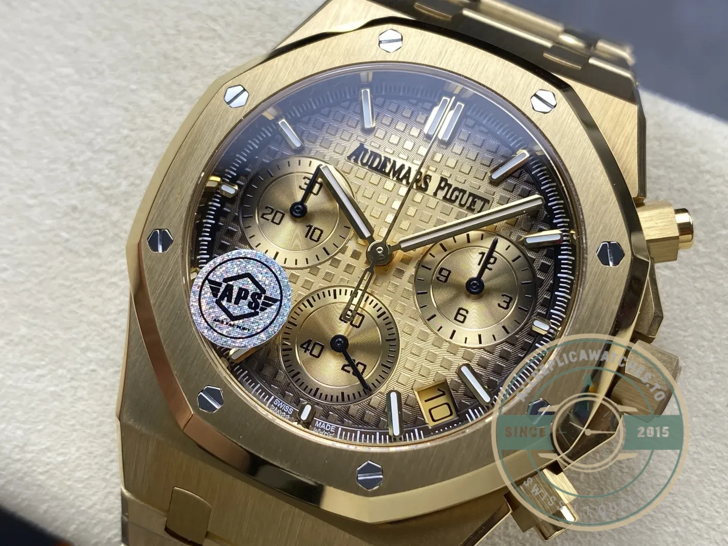 Superclone Audemars Piguet Royal Oak series 26240BA.OO.1320BA.02 - Budget Luxury Replica Watch