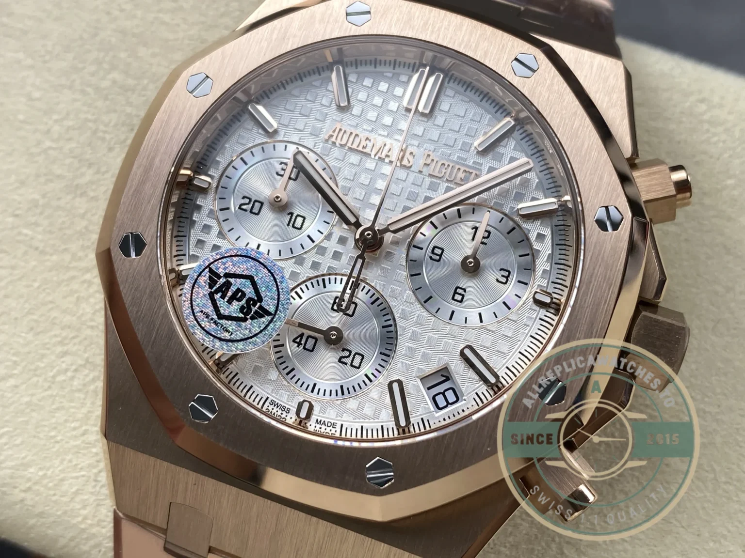 Replica Audemars Piguet Royal Oak White Dial 26240OR.OO.1320OR.07 - 1:1 Swiss Replica Watch