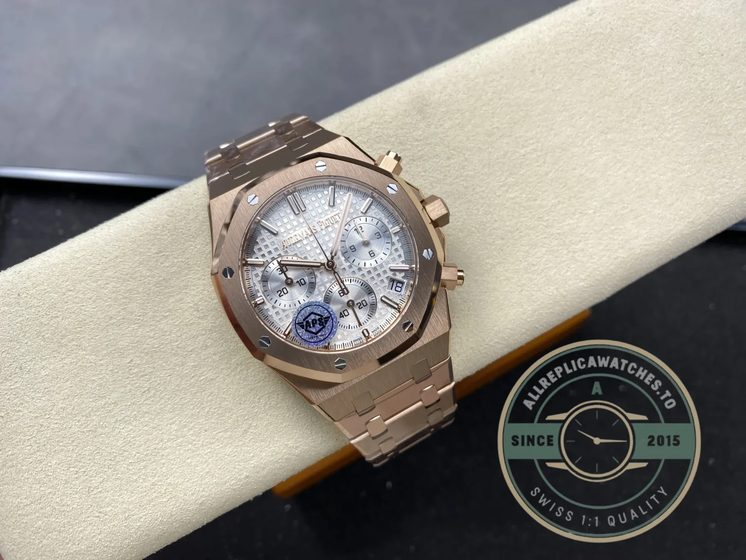 Replica Audemars Piguet Royal Oak White Dial 26240OR.OO.1320OR.07 - Swiss Movement Replica Watch