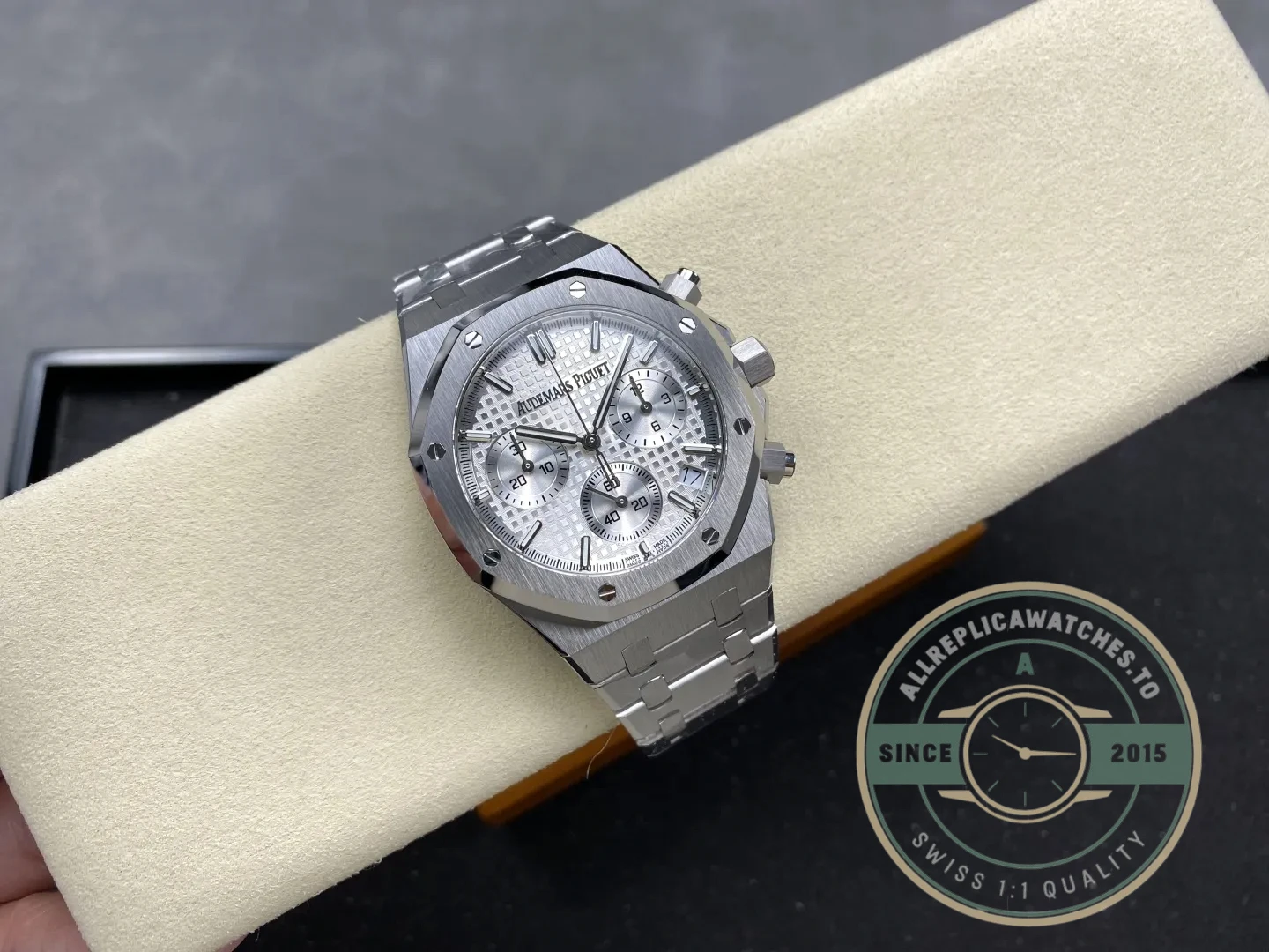 Replica Audemars Piguet Royal Oak White Dial 26240ST.OO.1320ST.07 - Swiss Movement Replica Watch