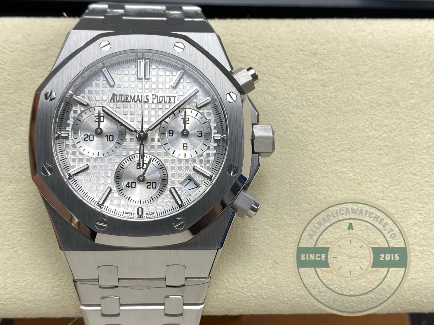 Replica Audemars Piguet Royal Oak White Dial 26240ST.OO.1320ST.07 - 1:1 Swiss Replica Watch