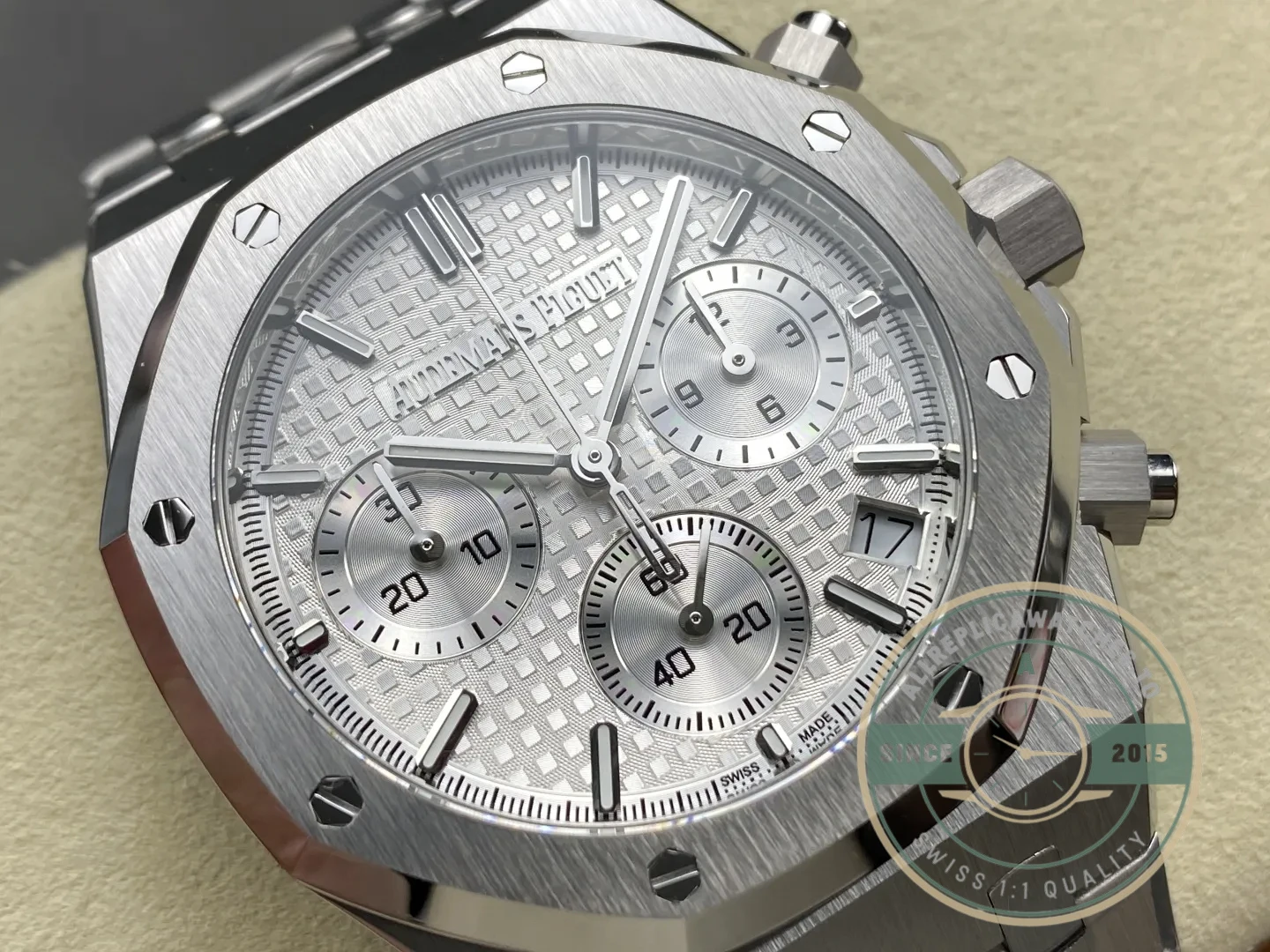 Replica Audemars Piguet Royal Oak White Dial 26240ST.OO.1320ST.07 - Budget Luxury Replica Watch