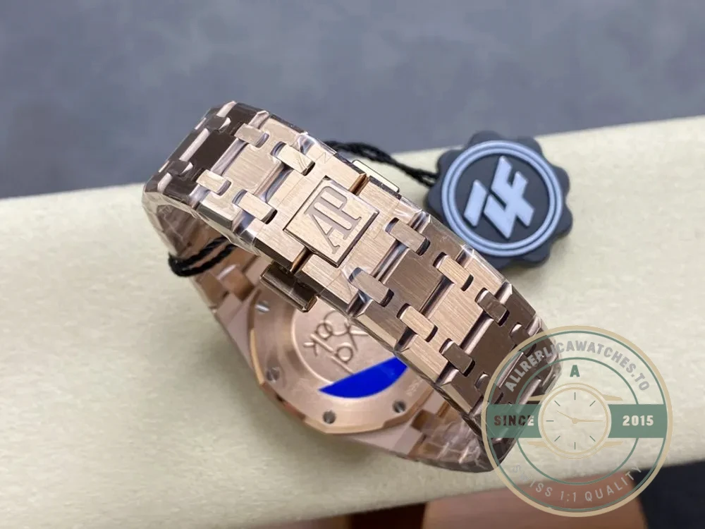 Replica Audemars Piguet Royal Oak 67651OR.ZZ.1261OR.01 33mm - 1:1 Swiss Replica Watch