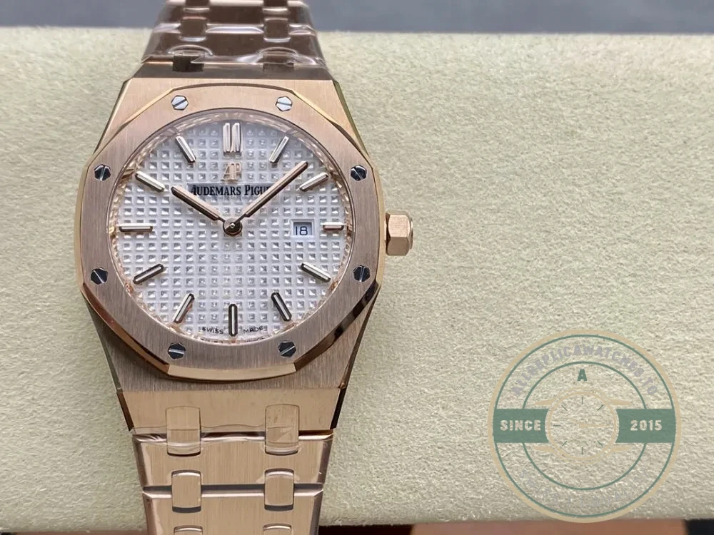 Replica Audemars Piguet Royal Oak 67651OR.ZZ.1261OR.01 33mm - Swiss Movement Replica Watch