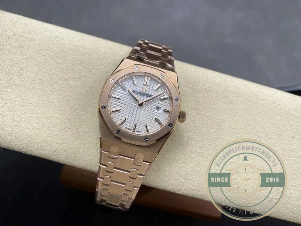 Replica Audemars Piguet Royal Oak 67651OR.ZZ.1261OR.01 33mm - Swiss Movement Replica Watch