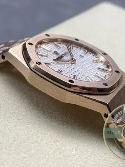 Replica Audemars Piguet Royal Oak 67651OR.ZZ.1261OR.01 33mm - Luxury Replica Watch