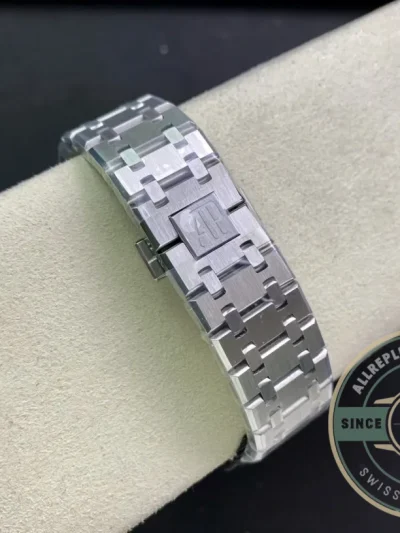 Replica Audemars Piguet Royal Oak Black Dial 15400ST.OO.1220ST.04 - Swiss Movement Replica Watch