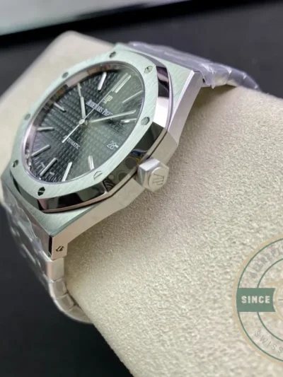 Replica Audemars Piguet Royal Oak Black Dial 15400ST.OO.1220ST.04 - Affordable Super Clone Watch