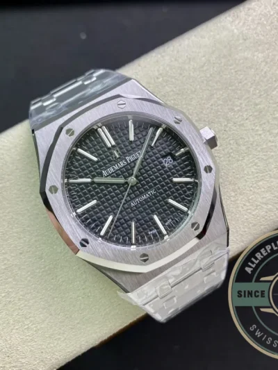 Replica Audemars Piguet Royal Oak Black Dial 15400ST.OO.1220ST.04 - Swiss-Made Clone Watch