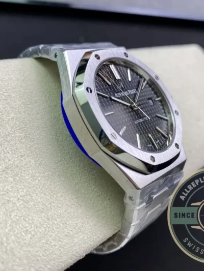 Replica Audemars Piguet Royal Oak Black Dial 15400ST.OO.1220ST.04 - Top-Tier Swiss Replica Watch