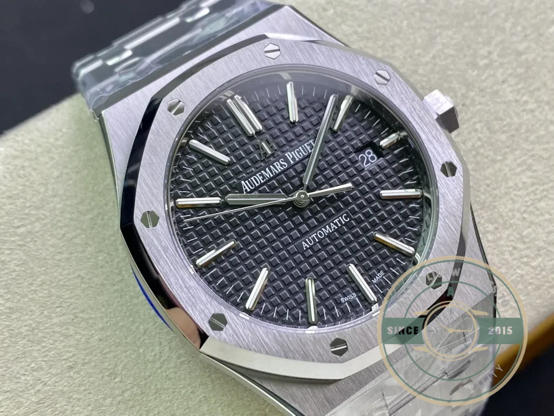 Replica Audemars Piguet Royal Oak Black Dial 15400ST.OO.1220ST.04 - Premium Super Clone Watch