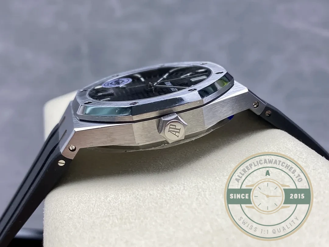 Replica Audemars Piguet Royal Oak Black Dial, Rubber 15500ST.OO.1220ST.03 41mm - Affordable Super Clone Watch