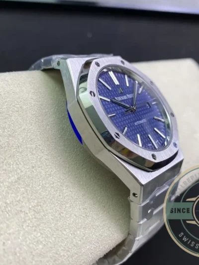 Replica Audemars Piguet Royal Oak Blue Dial 15400ST.OO.1220ST.03 - Top-Tier Swiss Replica Watch