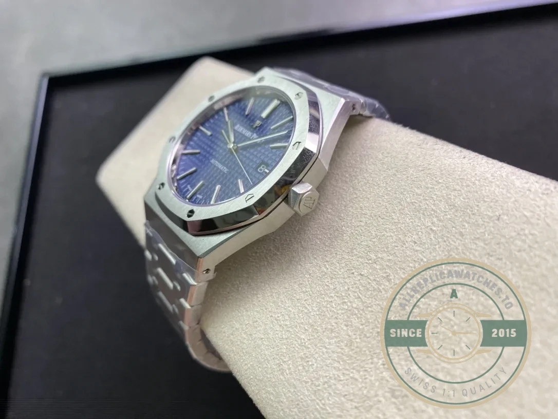 Replica Audemars Piguet Royal Oak Blue Dial 15400ST.OO.1220ST.03 - Factory Super Clone Watch