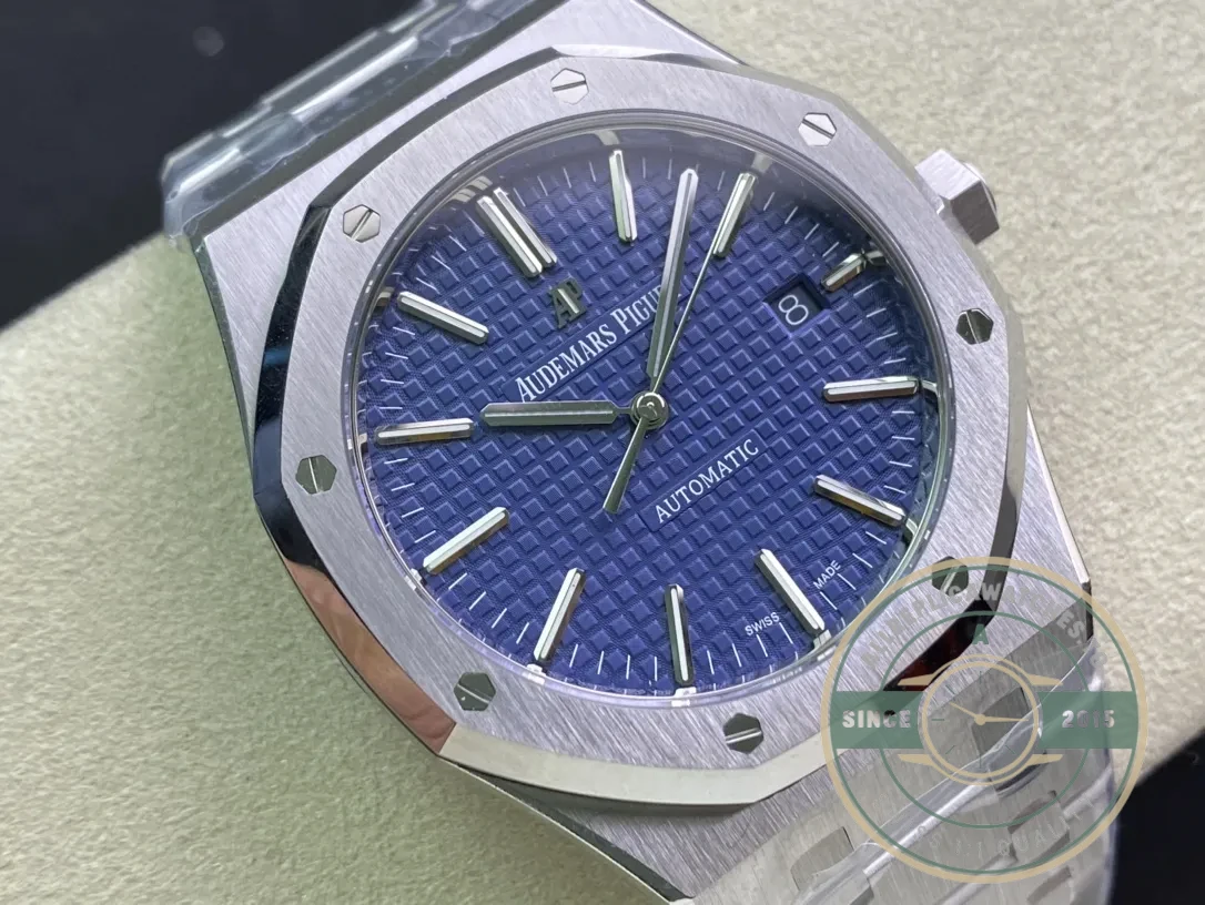 Replica Audemars Piguet Royal Oak Blue Dial 15400ST.OO.1220ST.03 - Swiss-Made Clone Watch