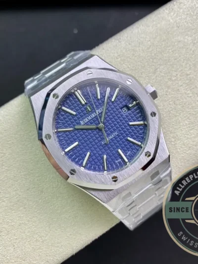 Replica Audemars Piguet Royal Oak Blue Dial 15400ST.OO.1220ST.03 - High-Grade Replica Watch