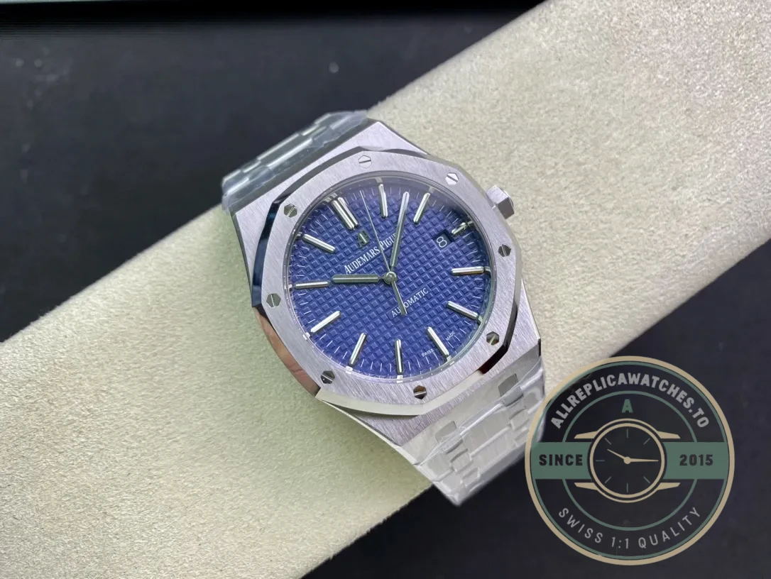 Replica Audemars Piguet Royal Oak Blue Dial 15400ST.OO.1220ST.03 - High-Grade Replica Watch