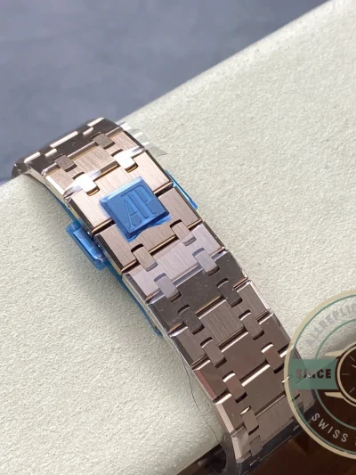 Replica Audemars Piguet Royal Oak Blue Dial 26240OR.OO.1320OR.05 - Swiss-Made Clone Watch