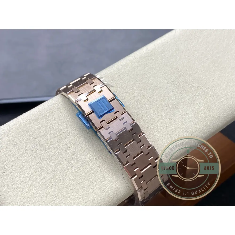 Replica Audemars Piguet Royal Oak Blue Dial 26240OR.OO.1320OR.05 - Swiss-Made Clone Watch