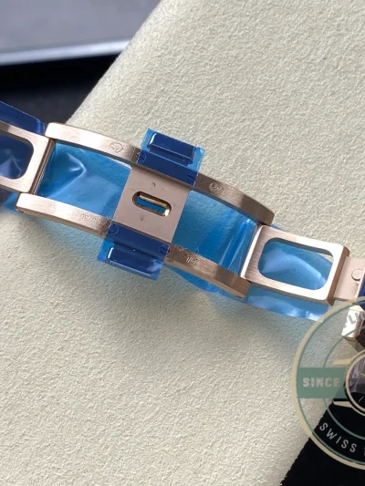 Replica Audemars Piguet Royal Oak Blue Dial 26240OR.OO.1320OR.05 - Affordable Luxury Replica Timepiece