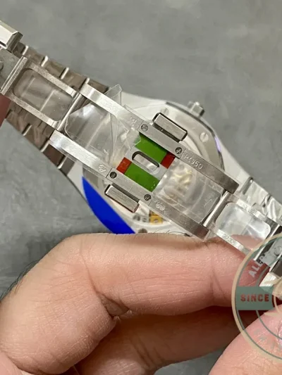 Superclone Audemars Piguet Royal Oak Smoked green, 39 mm Ref. 15202PT.OO.1240PT.01 - High-Grade Replica Watch