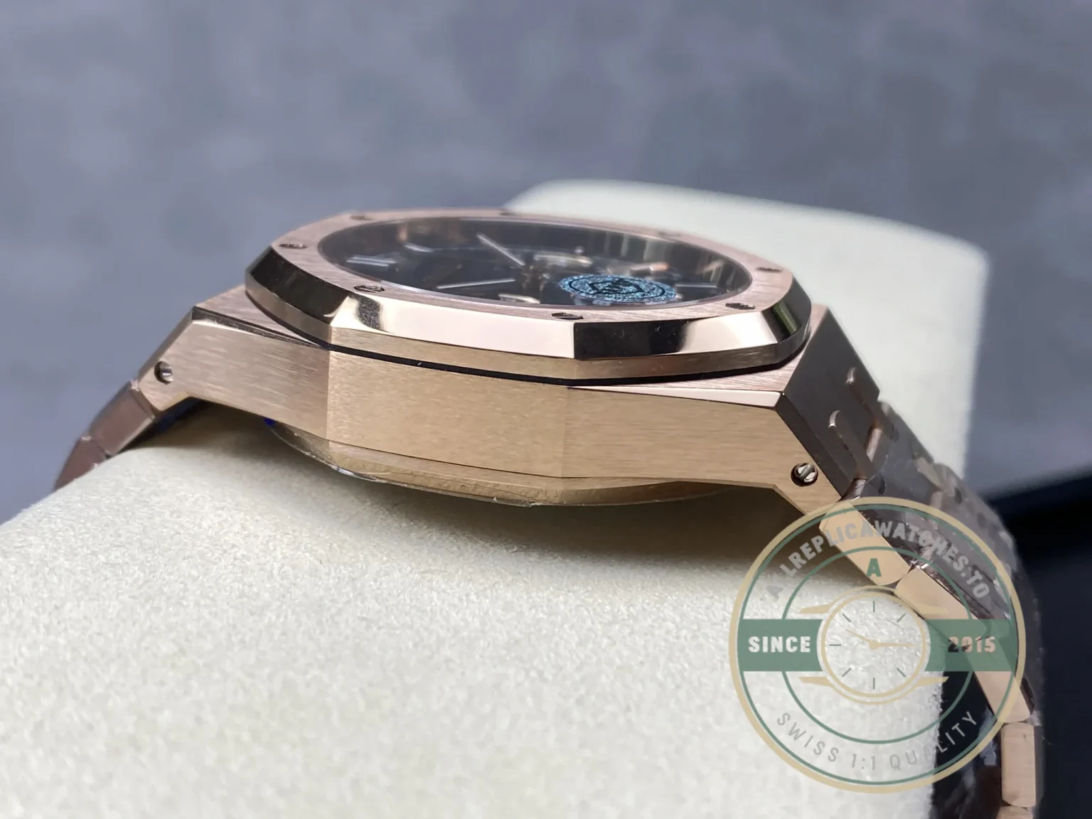 Replica Audemars Piguet Royal Oak Green Dial 26240OR.OO.1320OR.08 - Best Quality Replica Watch