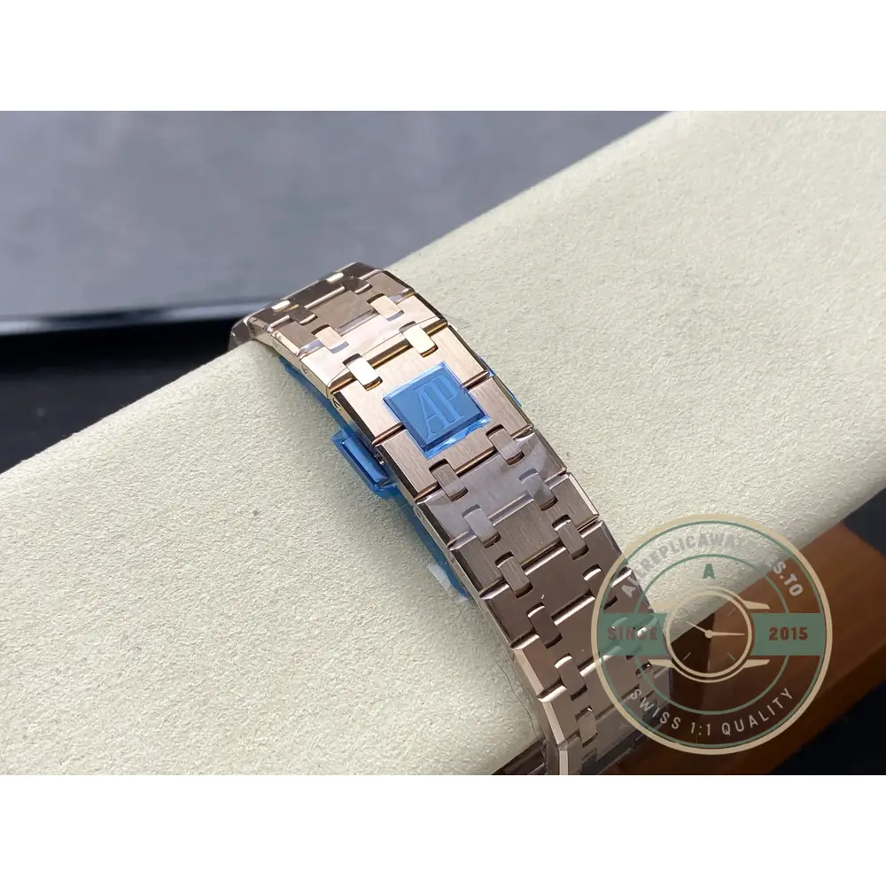 Replica Audemars Piguet Royal Oak Green Dial 26240OR.OO.1320OR.08 - Swiss-Made Clone Watch