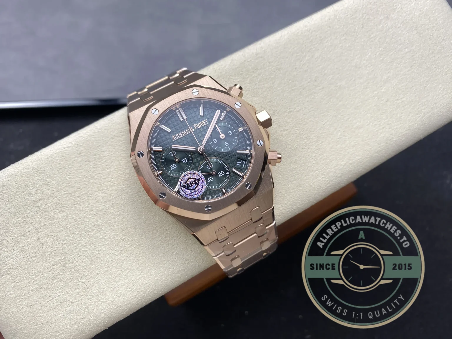 Replica Audemars Piguet Royal Oak Green Dial 26240OR.OO.1320OR.08 - 1:1 Swiss Replica Watch