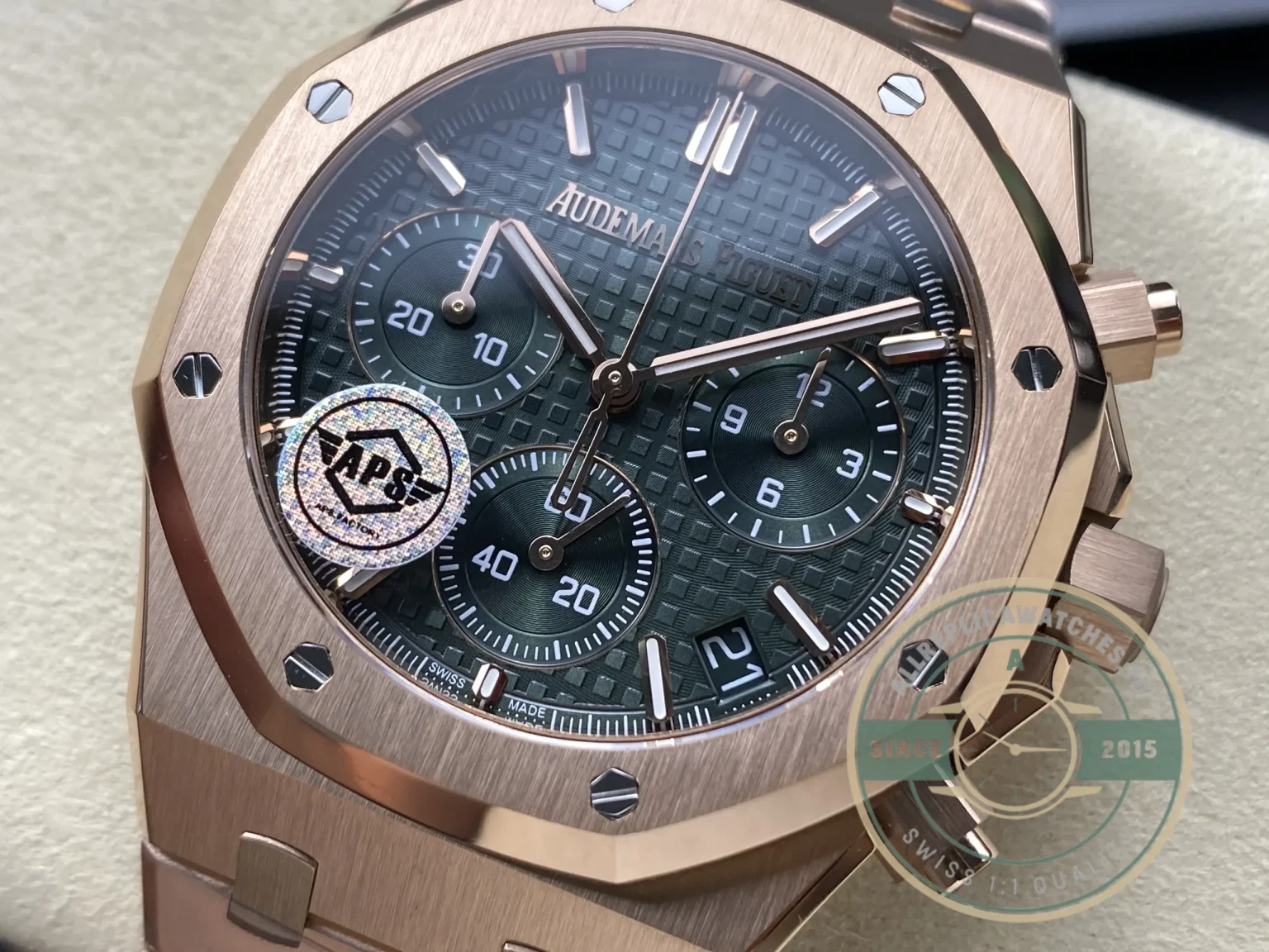 Replica Audemars Piguet Royal Oak Green Dial 26240OR.OO.1320OR.08 - Affordable Luxury Replica Timepiece