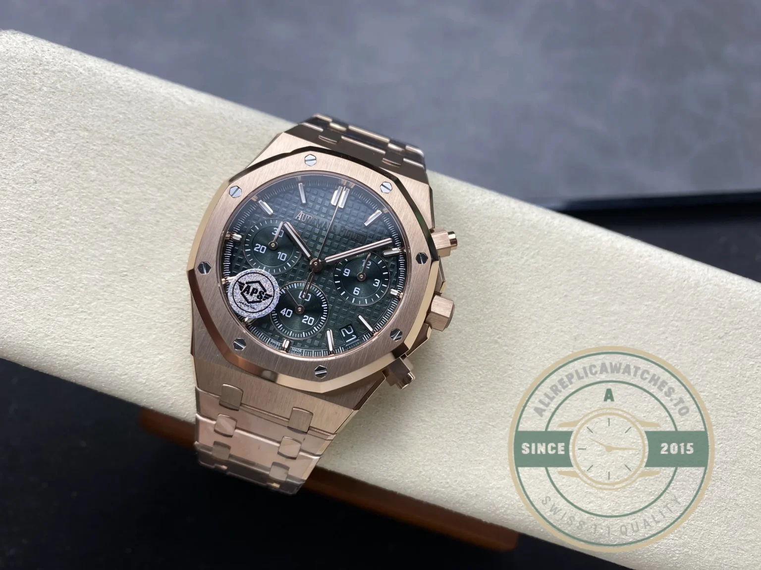 Replica Audemars Piguet Royal Oak Green Dial 26240OR.OO.1320OR.08 - Swiss-Made Clone Watch
