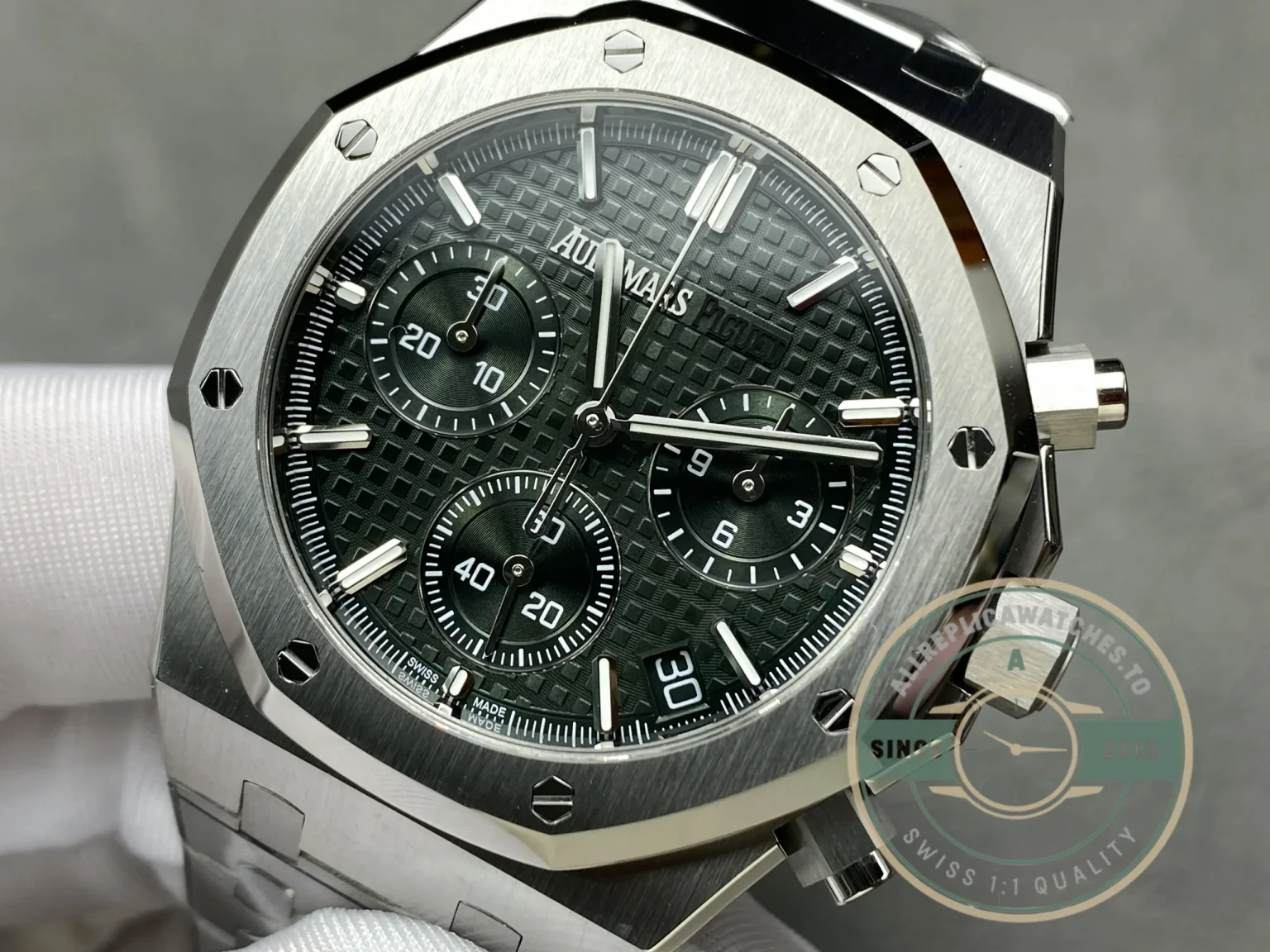 Replica Audemars Piguet Royal Oak Green Dial 26240ST.OO.1320ST.08 - Affordable Luxury Replica Timepiece