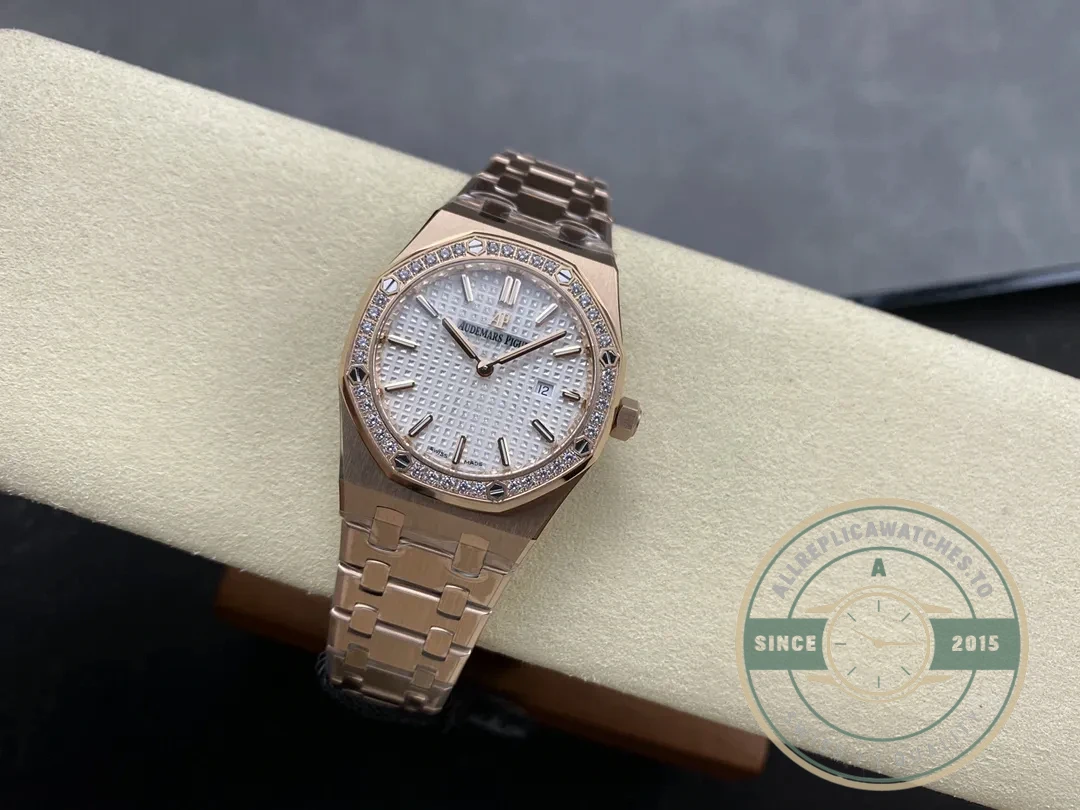 Replica Audemars Piguet Royal Oak Diamond 67651OR.ZZ.1261OR.01 33mm - High-Grade Replica Watch