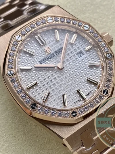 Replica Audemars Piguet Royal Oak Diamond 67651OR.ZZ.1261OR.01 33mm - Luxury Replica Watch