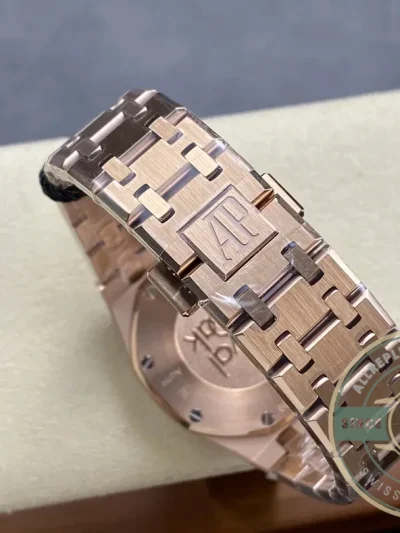 Replica Audemars Piguet Royal Oak Diamond 67651OR.ZZ.1261OR.01 33mm - Factory Super Clone Watch