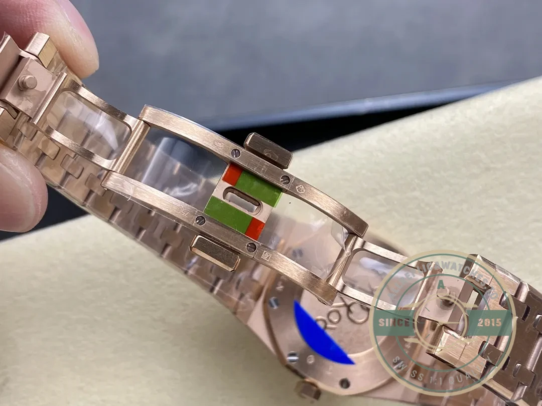Replica Audemars Piguet Royal Oak Diamond 67651OR.ZZ.1261OR.01 33mm - High-Grade Replica Watch