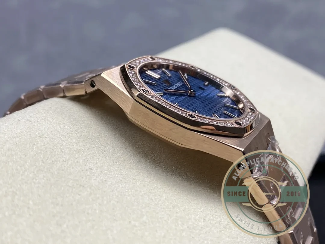 Replica Audemars Piguet Royal Oak Series 67651OR.ZZ.1261OR.02 33mm - Luxury Replica Watch