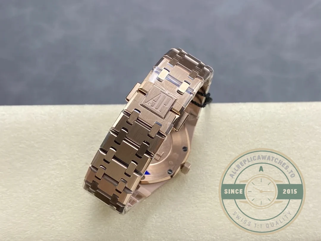 Replica Audemars Piguet Royal Oak Series 67651OR.ZZ.1261OR.02 33mm - Affordable Super Clone Watch